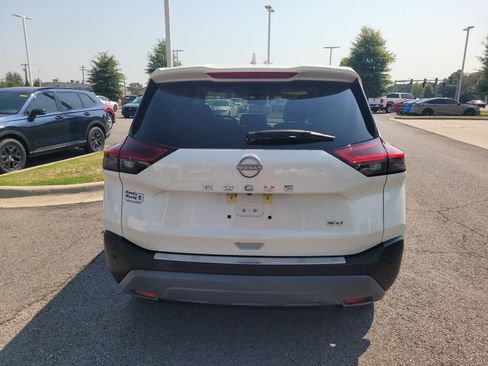 Used 2023 Nissan Rogue SV FWD image 4