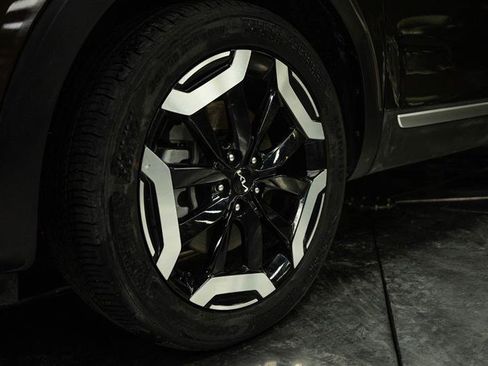 Used 2025 Kia Telluride S image 3