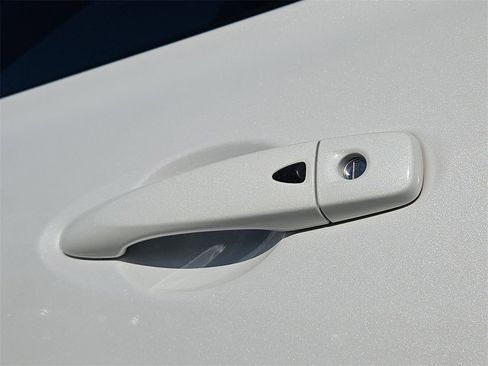 Used 2024 Nissan Kicks SV image 18