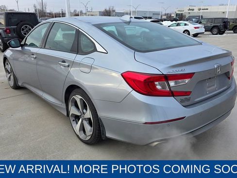 Used 2018 Honda Accord Touring image 3