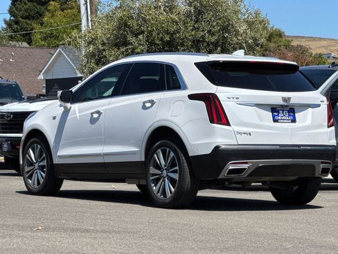 Used 2021 Cadillac XT5 Premium Luxury FWD image 8
