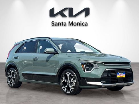 Certified 2024 Kia Niro SX Touring FWD image 9