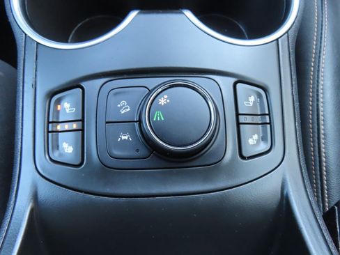 Used 2018 GMC Terrain SLT w/ Infotainment Package II image 30