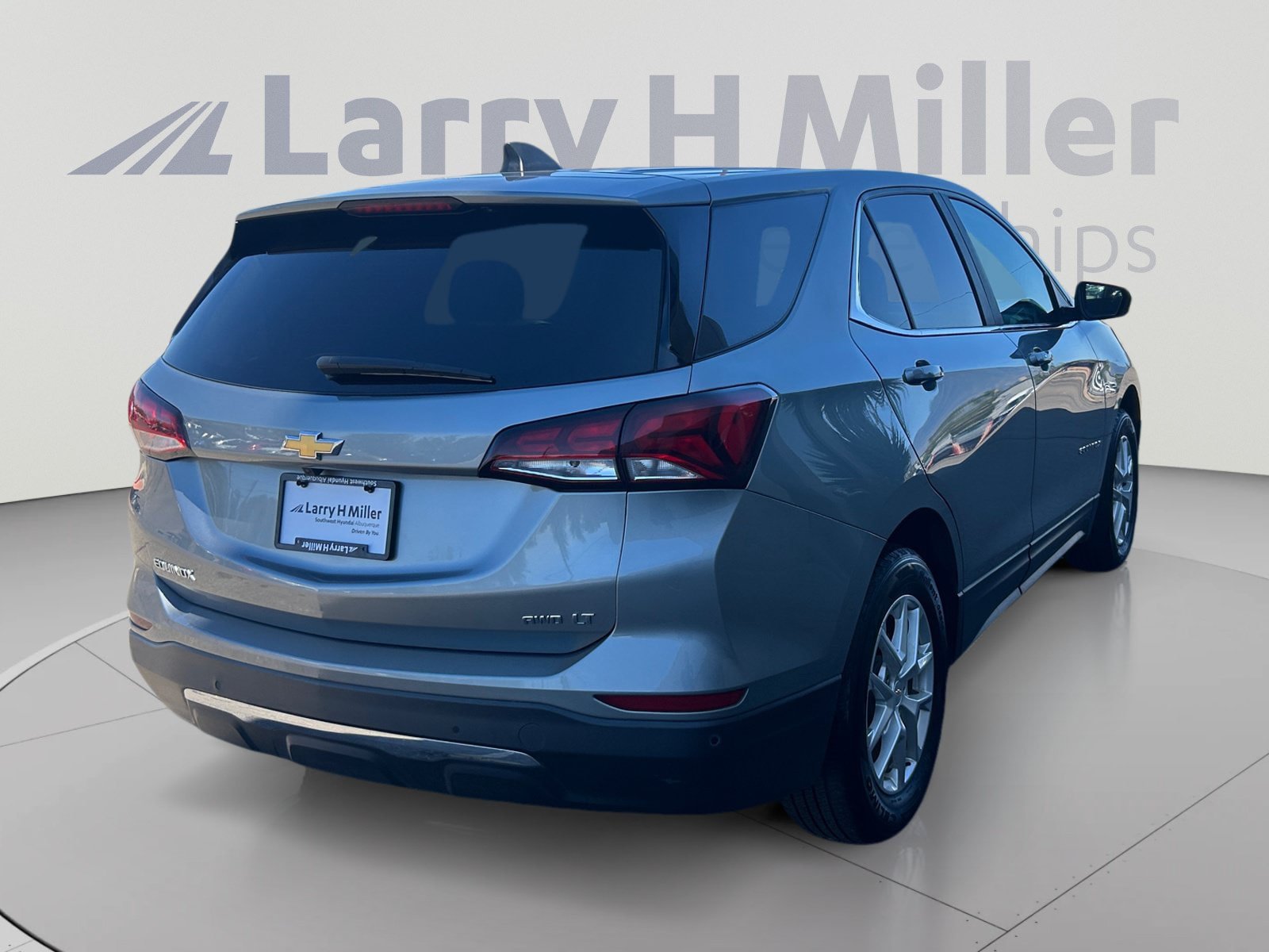 Used 2024 Chevrolet Equinox LT AWD/4WD image 6