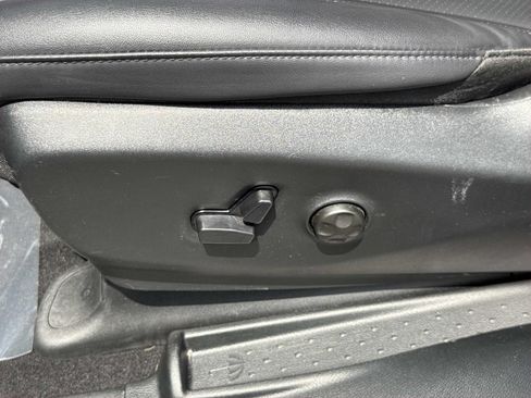 Used 2025 Chrysler Pacifica Select FWD image 22