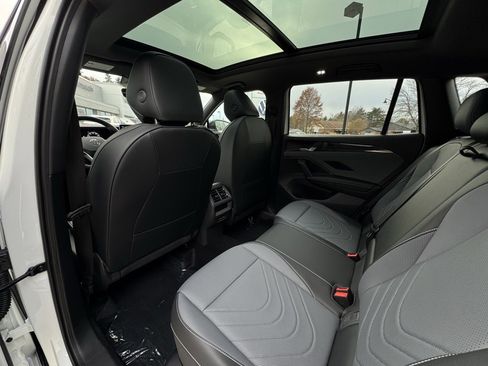 New 2026 Volkswagen Tiguan SE R-Line image 28