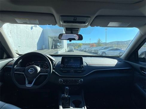 Used 2020 Nissan Altima 2.5 SR w/ Premium Package image 15