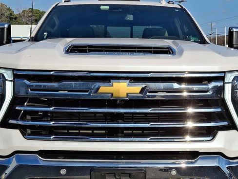 Used 2024 Chevrolet Silverado 2500 LTZ w/ LTZ Convenience Package image 35
