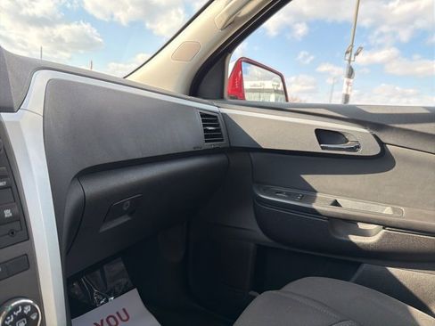 Used 2012 Chevrolet Traverse LT image 34