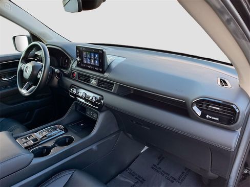 Used 2025 Honda Pilot EX-L image 29