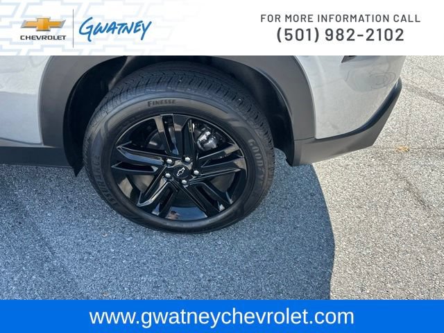 Used 2025 Chevrolet Trax ACTIV w/ Sunroof Package FWD image 10