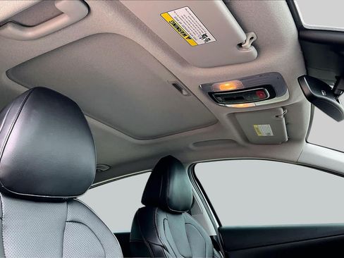 Certified 2023 Hyundai Elantra Limited FWD image 14