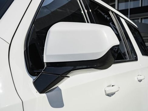 Used 2023 Chevrolet Suburban RST image 15