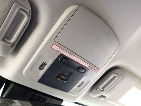 Used 2025 Toyota Camry LE w/ Convenience Package image 27