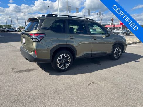 Used 2026 Subaru Forester Premium AWD/4WD image 3
