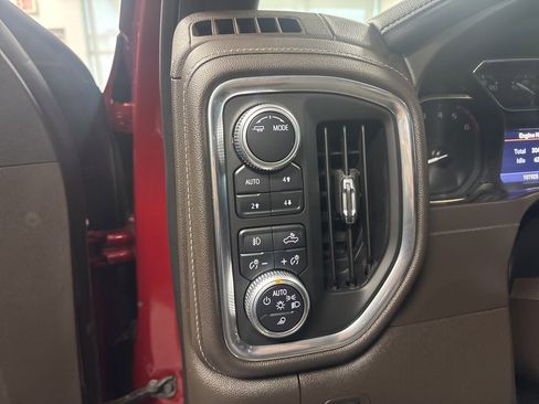 Used 2020 GMC Sierra 1500 SLT image 15