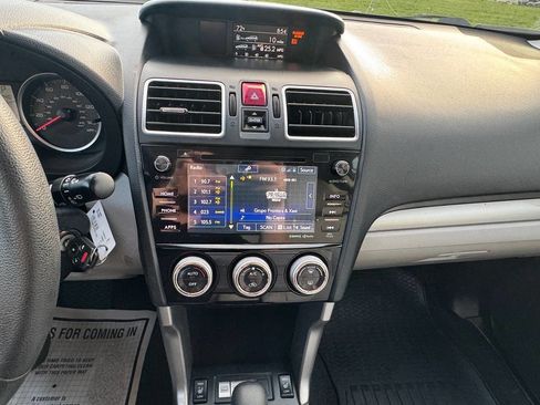 Used 2017 Subaru Forester 2.5i Premium w/ All-Weather Package image 10