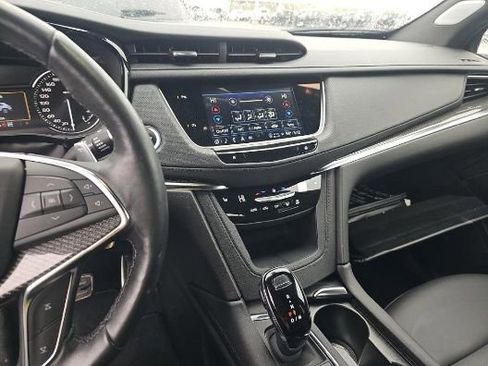 Used 2024 Cadillac XT5 Sportv AWD/4WD image 11