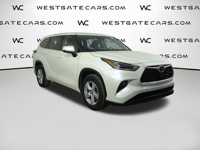 Used 2021 Toyota Highlander LE