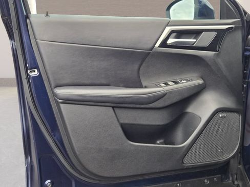 Used 2025 Mitsubishi Outlander AWD image 21
