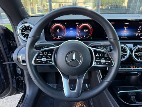 Used 2023 Mercedes-Benz CLA 250 image 29