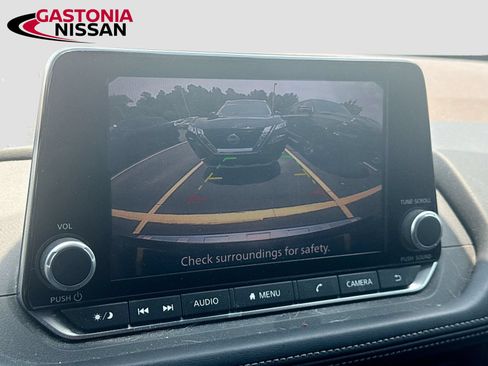 Used 2023 Nissan Rogue SV FWD image 17