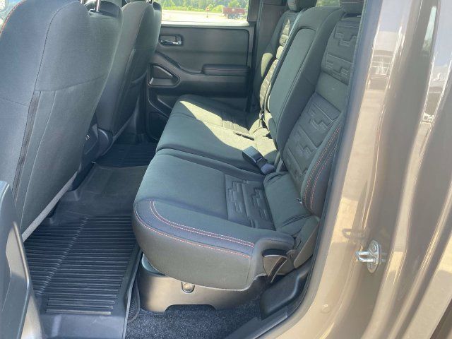 Used 2023 Nissan Frontier PRO-4X w/ Technology Package AWD/4WD image 10