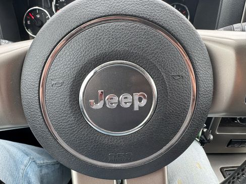 Used 2012 Jeep Liberty Limited Jet image 20