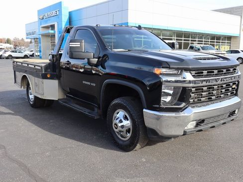 Used 2022 Chevrolet Silverado 3500 LT w/ Convenience Package image 2