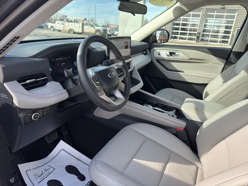 New 2026 Ford Explorer Active w/ Active Comfort Package AWD/4WD image 8
