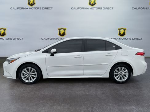 Used 2025 Toyota Corolla LE w/ LE Premium Package FWD image 6