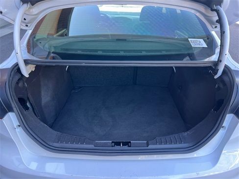 Used 2018 Ford Focus SE w/ SE Appearance Package image 18