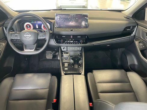 Certified 2025 Nissan Rogue SL w/ SL Premium Package FWD image 12