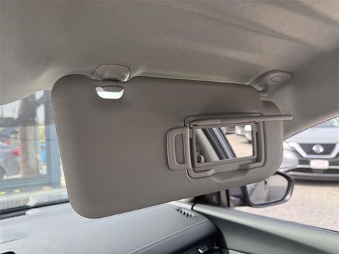 Used 2025 Nissan Sentra SV image 29