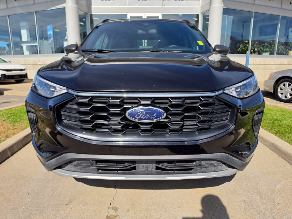 Used 2025 Ford Escape ST-Line AWD/4WD image 2