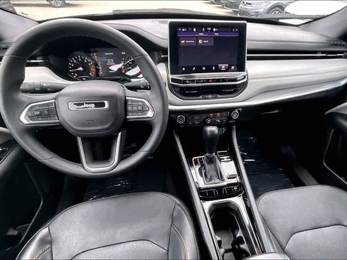 Used 2023 Jeep Compass Limited AWD/4WD image 3