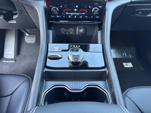 New 2025 Jeep Grand Cherokee Limited image 25
