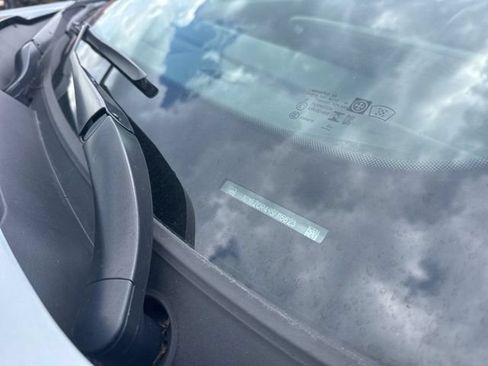 Used 2025 Cadillac XT4 Premium Luxury FWD image 27