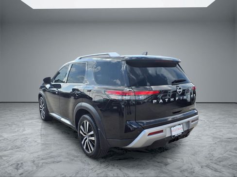 Used 2024 Nissan Pathfinder Platinum FWD image 5