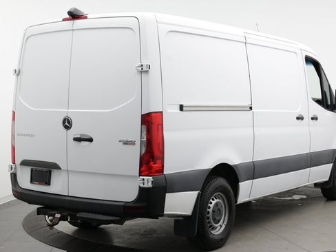 Used 2022 Mercedes-Benz Sprinter 2500 image 7