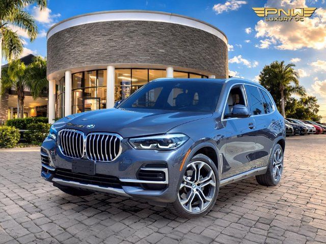 Used 2022 BMW X5 sDrive40i w/ Parking Assistance Package RWD image 1