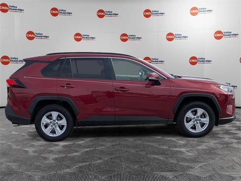 Used 2019 Toyota RAV4 XLE image 4