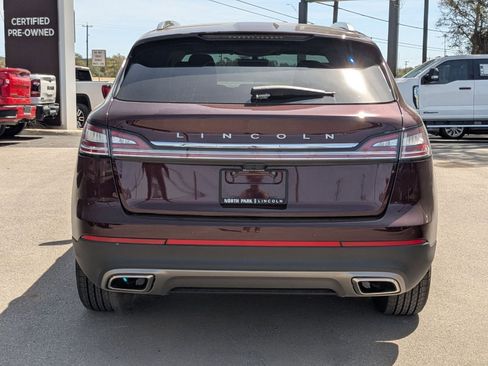 Used 2023 Lincoln Nautilus Standard w/ Premium Package image 4