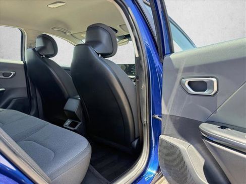 Used 2025 Kia K4 FWD image 22