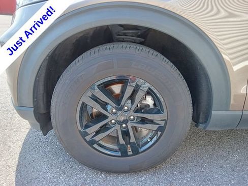 Used 2021 Ford Explorer XLT AWD/4WD image 10
