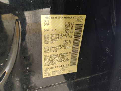 Used 2017 Nissan Titan SV image 33