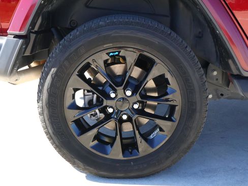 Used 2022 Jeep Wrangler Unlimited Sahara w/ Cold Weather Group image 9