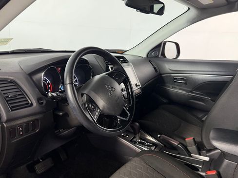 Used 2025 Mitsubishi Outlander Sport 2.0 LE image 22