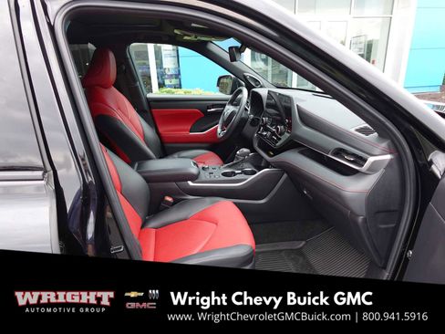 Used 2024 Toyota Highlander XSE image 32