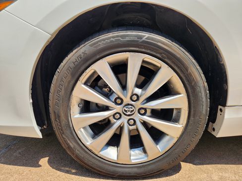 Used 2016 Toyota Camry XLE w/ Moonroof Package FWD image 7